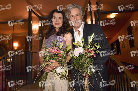 Theaterpremiere 'Die Kehrseite der Medaille' in München