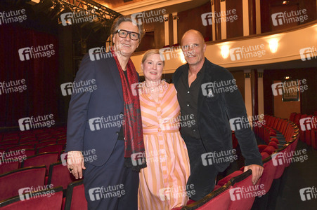 Theaterpremiere 'Die Kehrseite der Medaille' in München