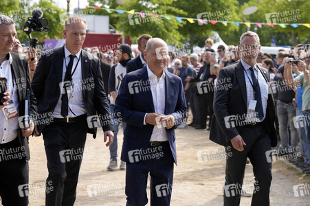 Demokratiefest zu 75 Jahren Grundgesetz in Berlin