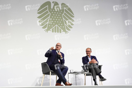 Demokratiefest zu 75 Jahren Grundgesetz in Berlin