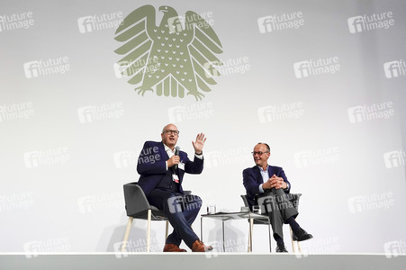 Demokratiefest zu 75 Jahren Grundgesetz in Berlin