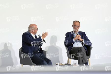 Demokratiefest zu 75 Jahren Grundgesetz in Berlin