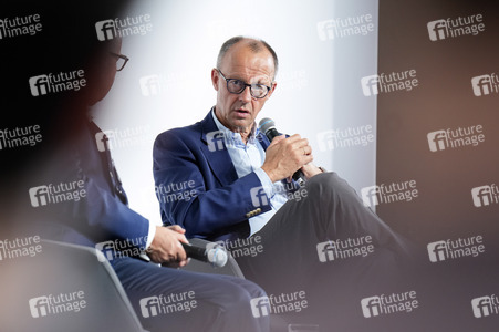 Demokratiefest zu 75 Jahren Grundgesetz in Berlin