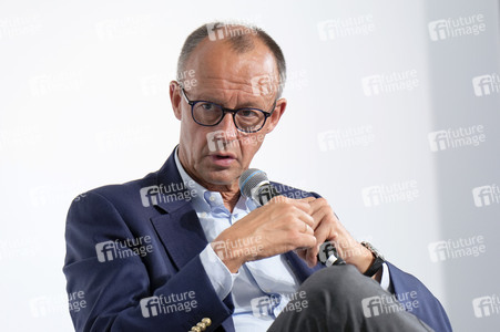 Demokratiefest zu 75 Jahren Grundgesetz in Berlin