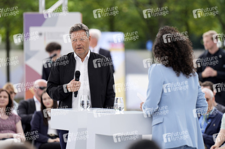 Demokratiefest zu 75 Jahren Grundgesetz in Berlin