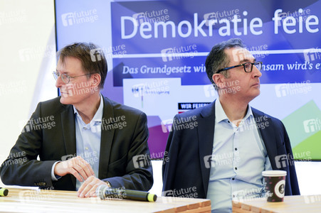 Demokratiefest zu 75 Jahren Grundgesetz in Berlin