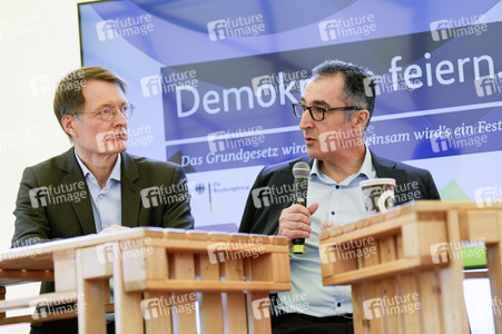 Demokratiefest zu 75 Jahren Grundgesetz in Berlin