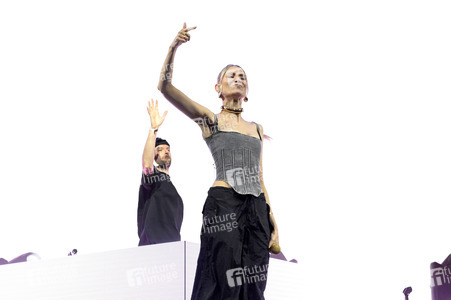 Konzert von Glasperlenspiel beim Demokratiefest zu 75 Jahren Grundgesetz in Berlin