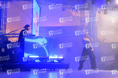 Konzert von Glasperlenspiel beim Demokratiefest zu 75 Jahren Grundgesetz in Berlin