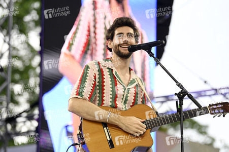 Konzert von Álvaro Soler beim Demokratiefest zu 75 Jahren Grundgesetz in Berlin