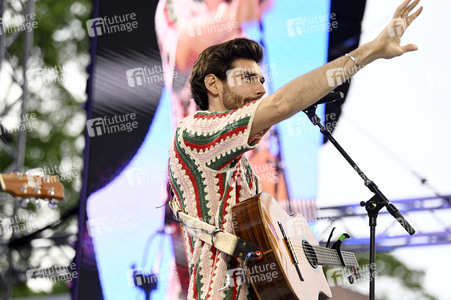 Konzert von Álvaro Soler beim Demokratiefest zu 75 Jahren Grundgesetz in Berlin