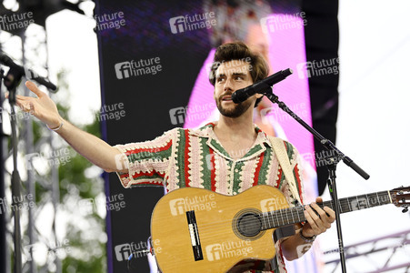 Konzert von Álvaro Soler beim Demokratiefest zu 75 Jahren Grundgesetz in Berlin