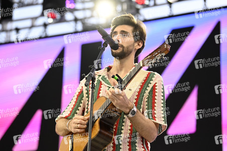 Konzert von Álvaro Soler beim Demokratiefest zu 75 Jahren Grundgesetz in Berlin