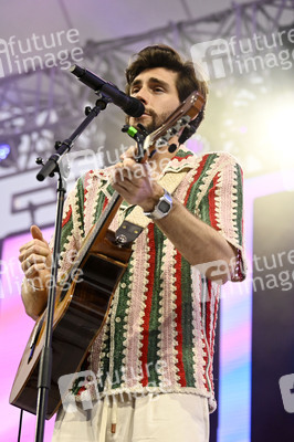 Konzert von Álvaro Soler beim Demokratiefest zu 75 Jahren Grundgesetz in Berlin