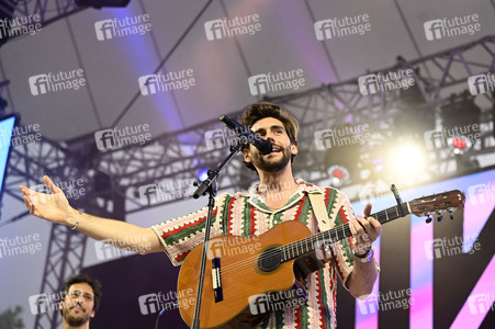 Konzert von Álvaro Soler beim Demokratiefest zu 75 Jahren Grundgesetz in Berlin