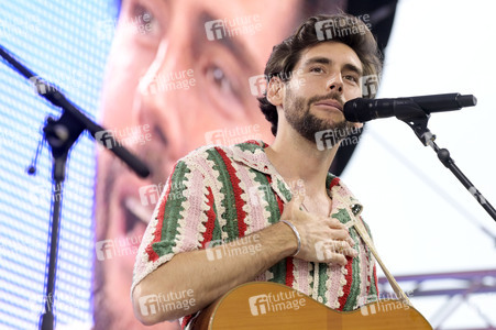 Konzert von Álvaro Soler beim Demokratiefest zu 75 Jahren Grundgesetz in Berlin