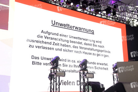 Konzert von Álvaro Soler beim Demokratiefest zu 75 Jahren Grundgesetz in Berlin
