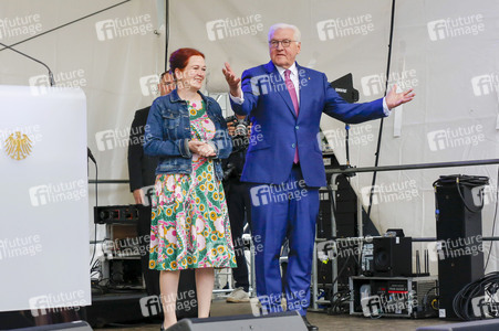 Tag der offenen Tür in der Villa Hammerschmidt und dem 'Fest der Demokratie' zu 75 Jahren Grundgesetz in Bonn