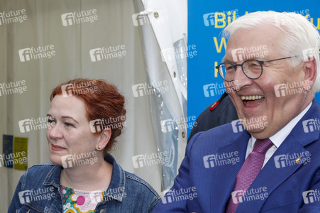 Tag der offenen Tür in der Villa Hammerschmidt und dem 'Fest der Demokratie' zu 75 Jahren Grundgesetz in Bonn