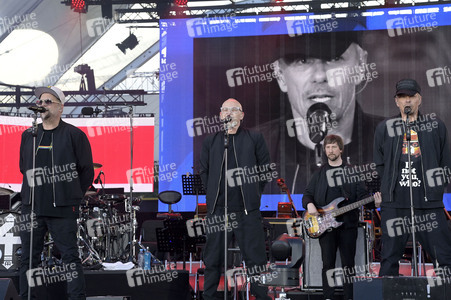 Abschlussveranstaltung beim Demokratiefest zu 75 Jahren Grundgesetz in Berlin