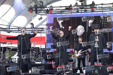 Abschlussveranstaltung beim Demokratiefest zu 75 Jahren Grundgesetz in Berlin
