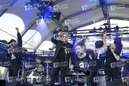 Abschlussveranstaltung beim Demokratiefest zu 75 Jahren Grundgesetz in Berlin