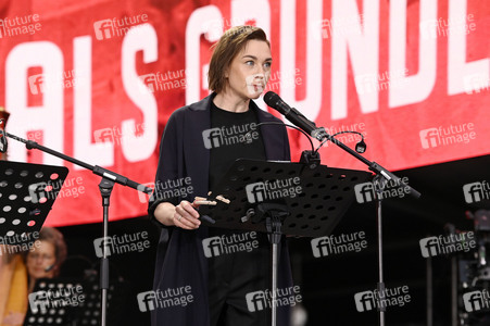 Abschlussveranstaltung beim Demokratiefest zu 75 Jahren Grundgesetz in Berlin