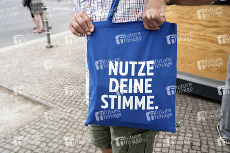 Impressionen vom Demokratiefest zu 75 Jahren Grundgesetz in Berlin