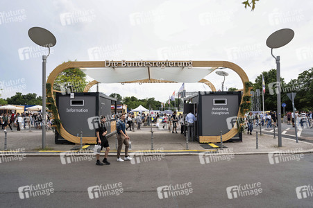 Impressionen vom Demokratiefest zu 75 Jahren Grundgesetz in Berlin