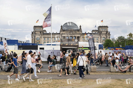 Impressionen vom Demokratiefest zu 75 Jahren Grundgesetz in Berlin