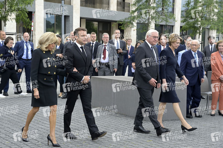 Kranzniederlegung am Denkmal für die ermordeten Juden Europas in Berlin