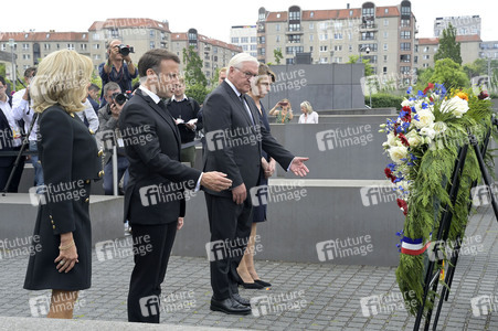 Kranzniederlegung am Denkmal für die ermordeten Juden Europas in Berlin