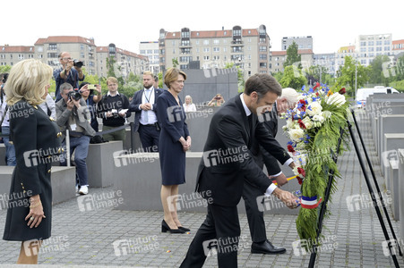 Kranzniederlegung am Denkmal für die ermordeten Juden Europas in Berlin