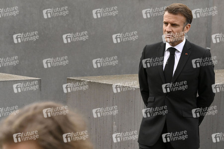 Kranzniederlegung am Denkmal für die ermordeten Juden Europas in Berlin