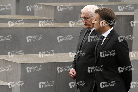 Kranzniederlegung am Denkmal für die ermordeten Juden Europas in Berlin