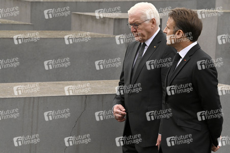 Kranzniederlegung am Denkmal für die ermordeten Juden Europas in Berlin