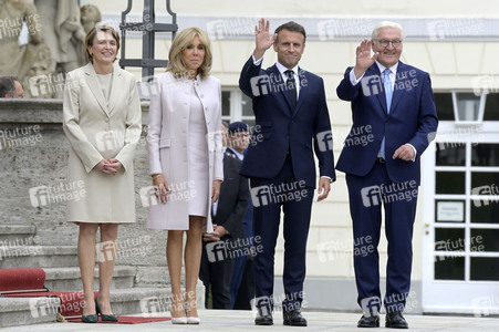 Begrüßung des Staatspräsidenten der Französischen Republik in Berlin