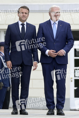Begrüßung des Staatspräsidenten der Französischen Republik in Berlin
