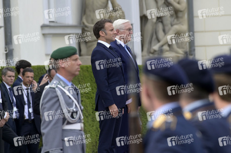 Begrüßung des Staatspräsidenten der Französischen Republik in Berlin