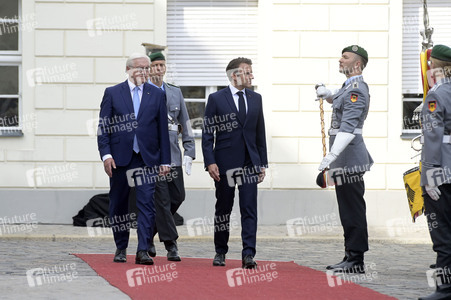 Begrüßung des Staatspräsidenten der Französischen Republik in Berlin