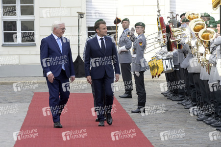 Begrüßung des Staatspräsidenten der Französischen Republik in Berlin