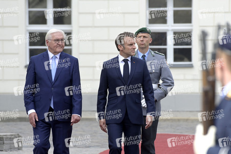 Begrüßung des Staatspräsidenten der Französischen Republik in Berlin