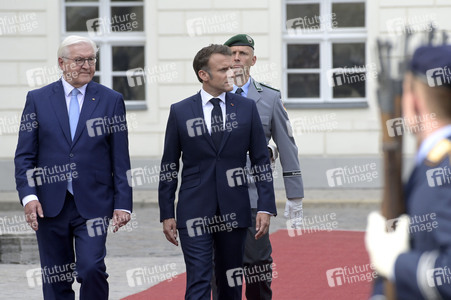 Begrüßung des Staatspräsidenten der Französischen Republik in Berlin