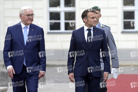Begrüßung des Staatspräsidenten der Französischen Republik in Berlin