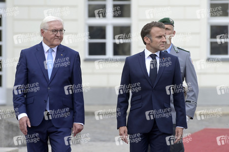 Begrüßung des Staatspräsidenten der Französischen Republik in Berlin