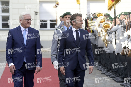Begrüßung des Staatspräsidenten der Französischen Republik in Berlin