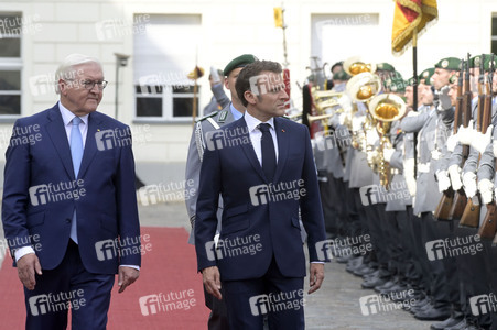 Begrüßung des Staatspräsidenten der Französischen Republik in Berlin