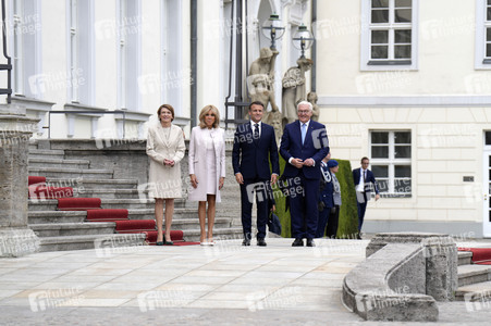 Begrüßung des Staatspräsidenten der Französischen Republik in Berlin