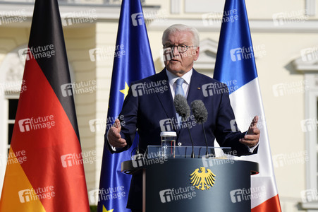 Begrüßung des Staatspräsidenten der Französischen Republik in Berlin