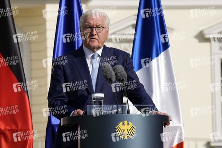 Begrüßung des Staatspräsidenten der Französischen Republik in Berlin